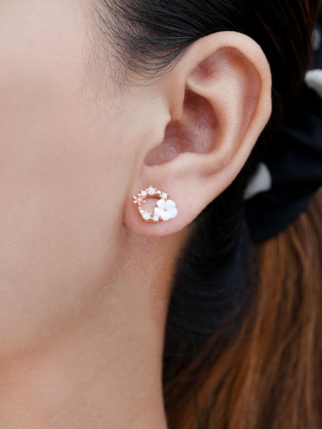 EZURR 925 Silver Ladybug Circle Stud Earrings