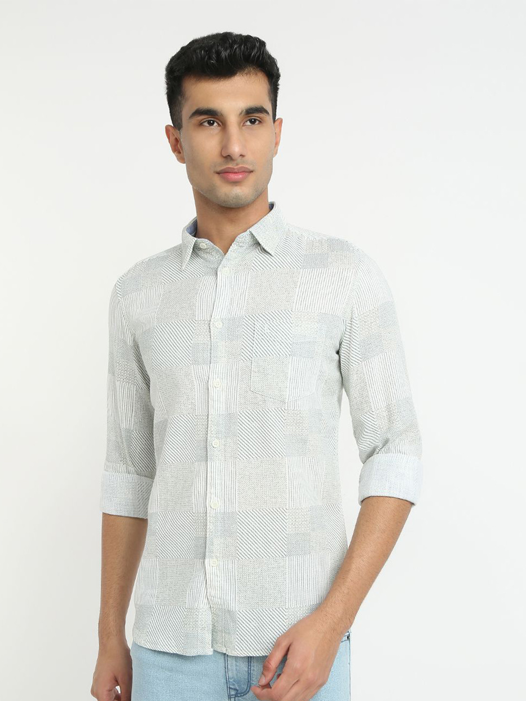 Parx Fit Geometric Printed Spread Collar Pure Cotton Slim Fit Shirt