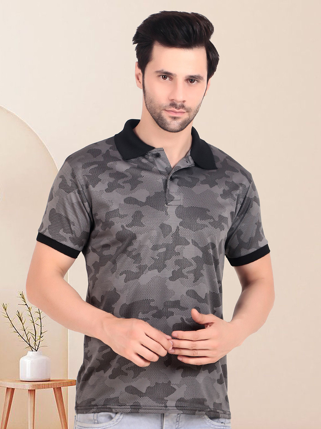 TQH Abstract Self Design Polo Collar T-shirt