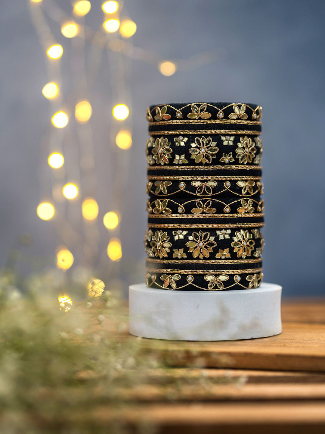 Taasha Craft Anaisha Set Of 10 Thread Bangles