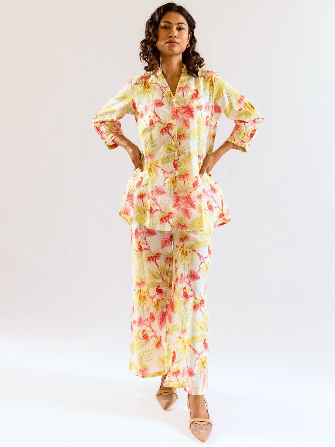 FEATHERS CLOSET White Bird & Floral Printed Back Pleated Cotton Co-Ord Set