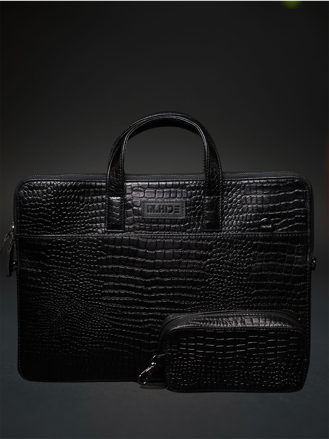 IN.HIDE Men Textured Leather Laptop Bag