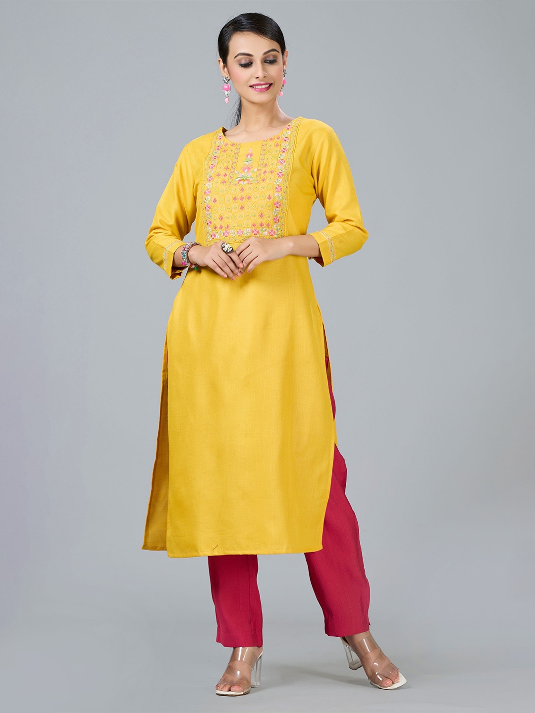 Rootover 30 Embroidered Round Neck Straight Kurta