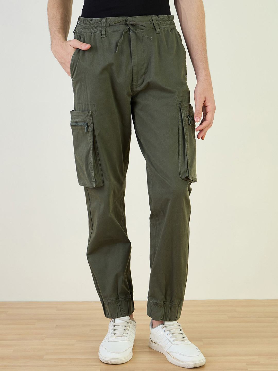 Iconic Fashion Men Mid-Rise Cargos Trousers