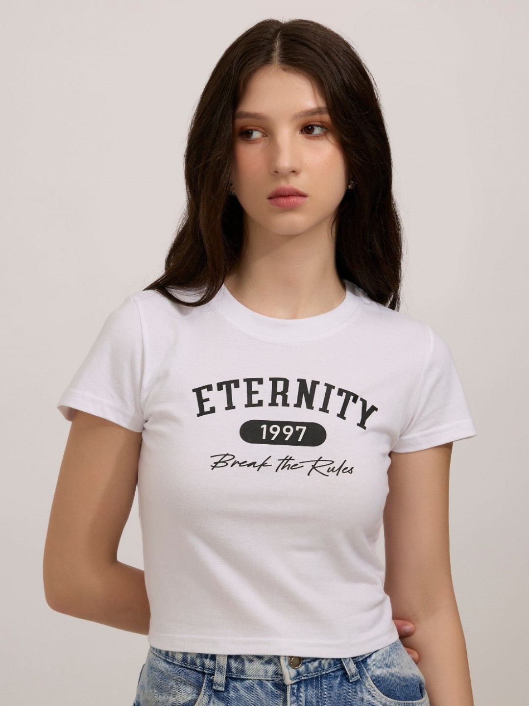 Outzidr Women Graphic Cropped T-Shirt