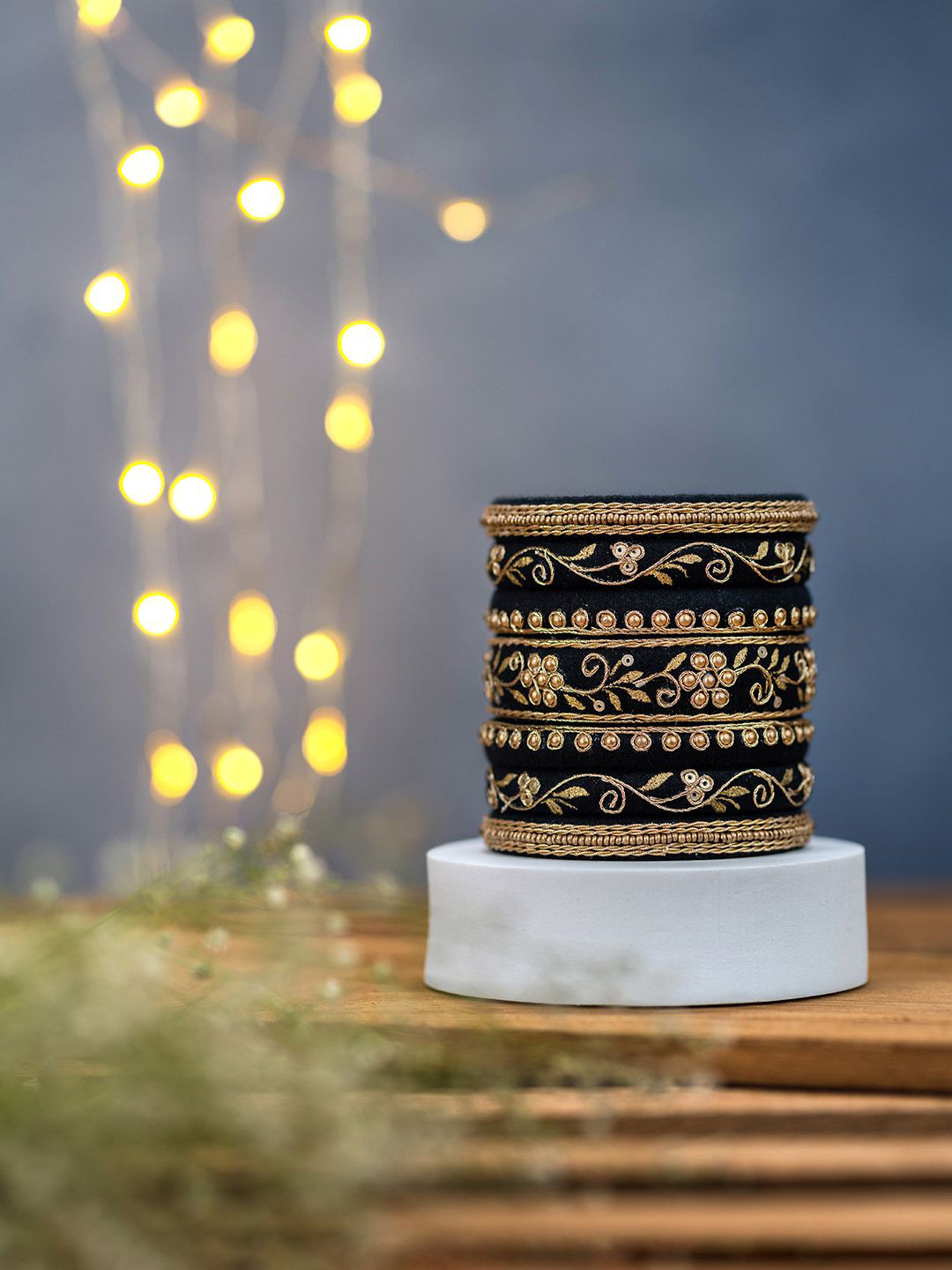 Taasha Craft Rajni Set Of 7 Thread Bangles