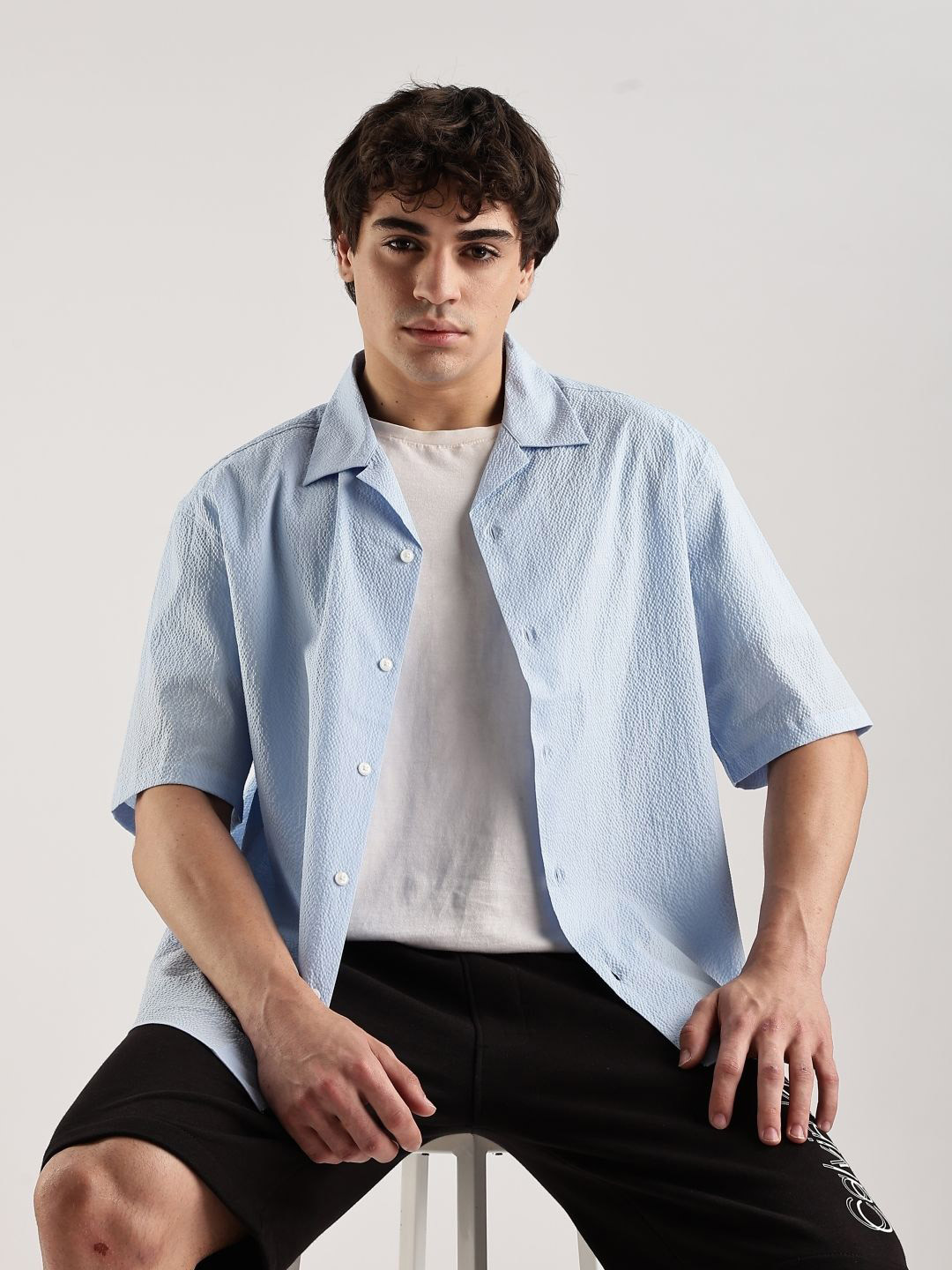 Calvin Klein Jeans Textured Regular-Fit Seersucker Lapel Collar Casual Shirt