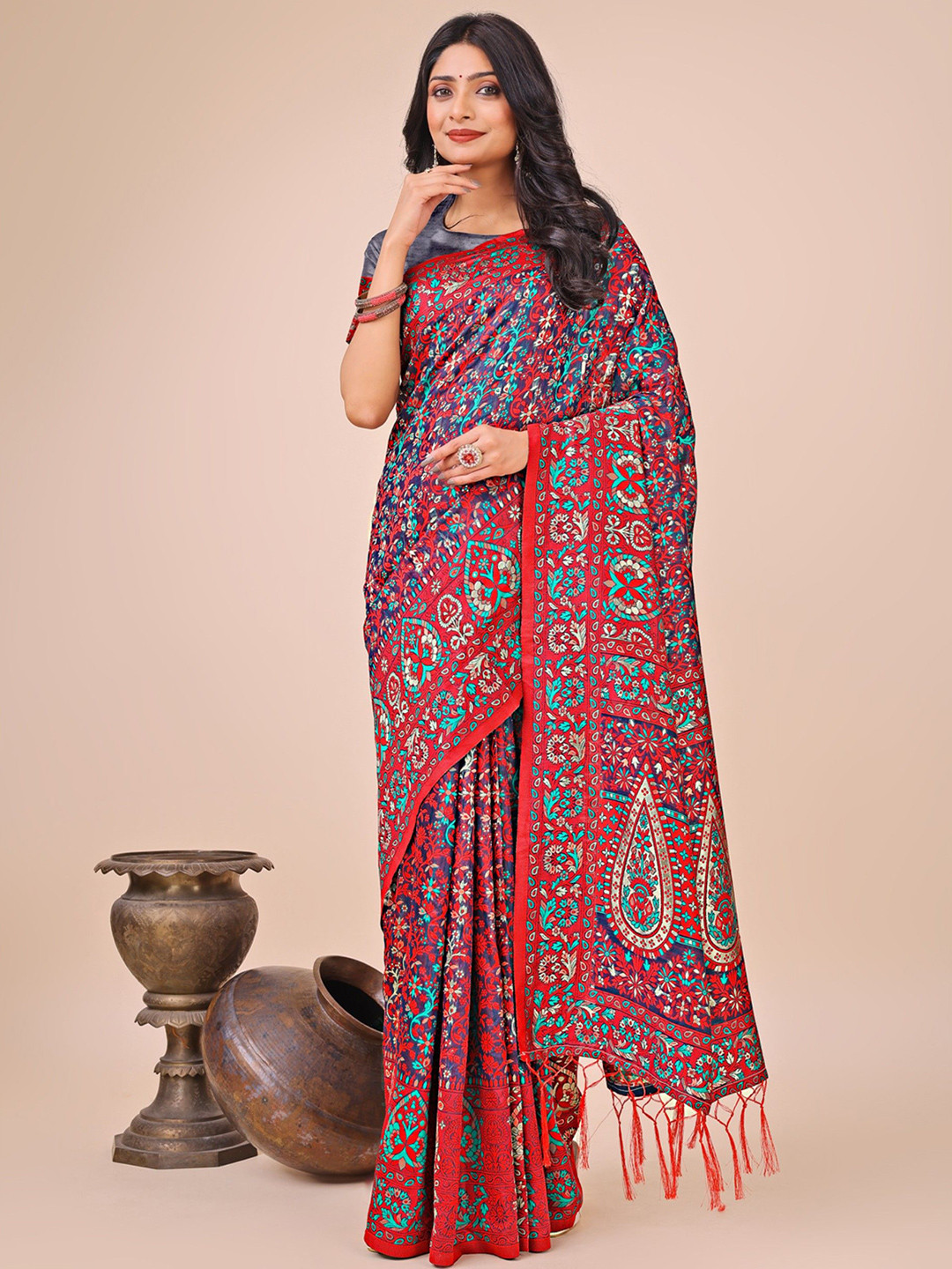 DIVASTRI Ethnic Motifs Printed Regular Saree