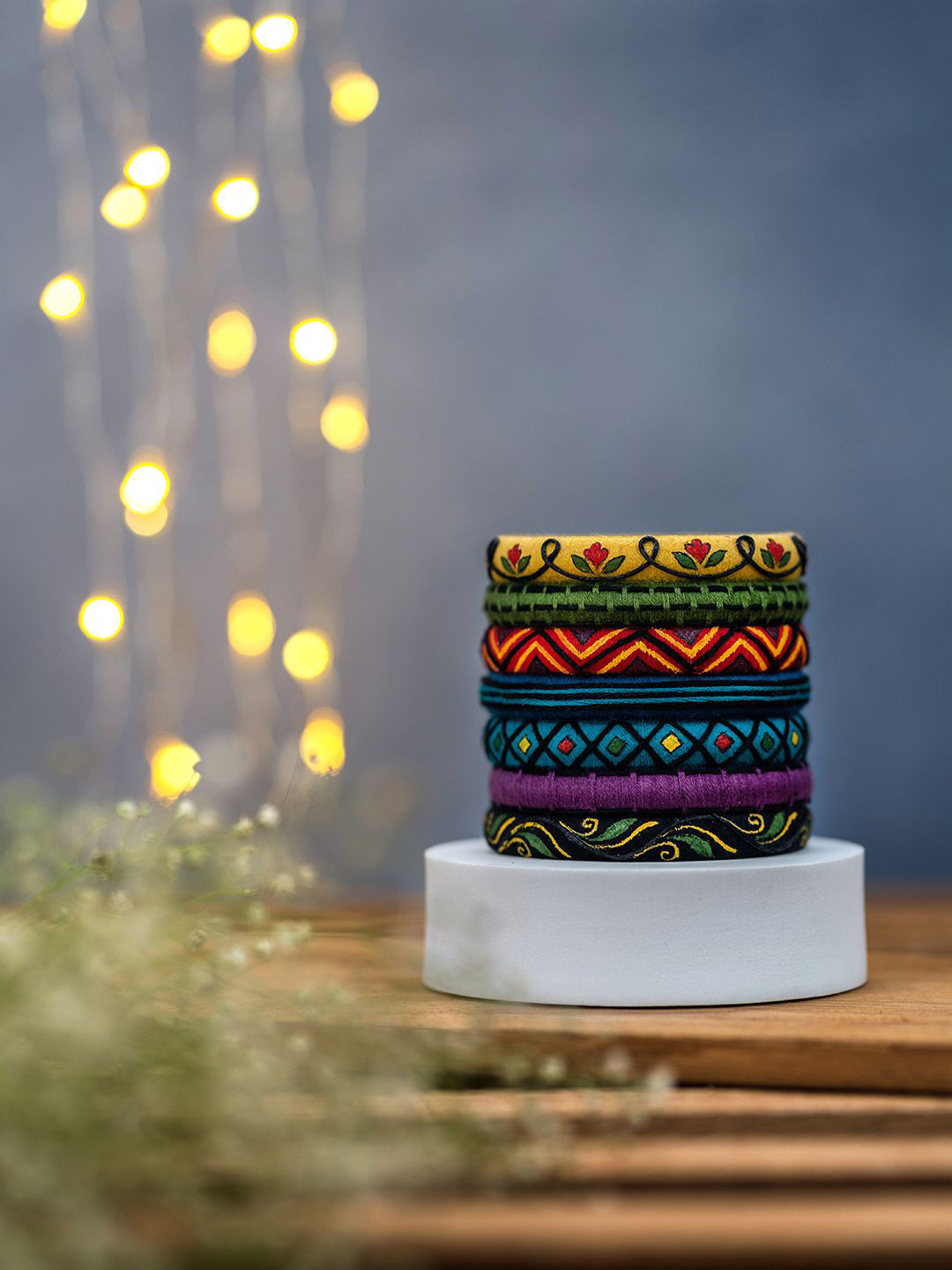Taasha Craft Set Of 7 Threaded Bangles
