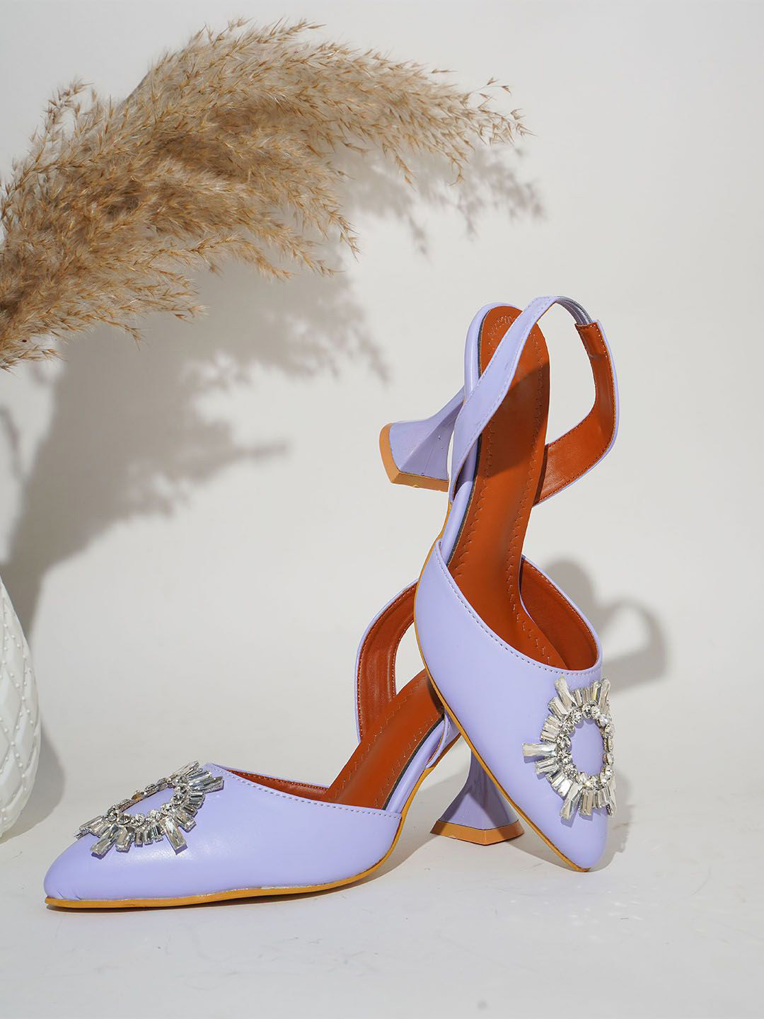 Froh Feet Women Solid Casual 3 inches Kitten Heels Sandals