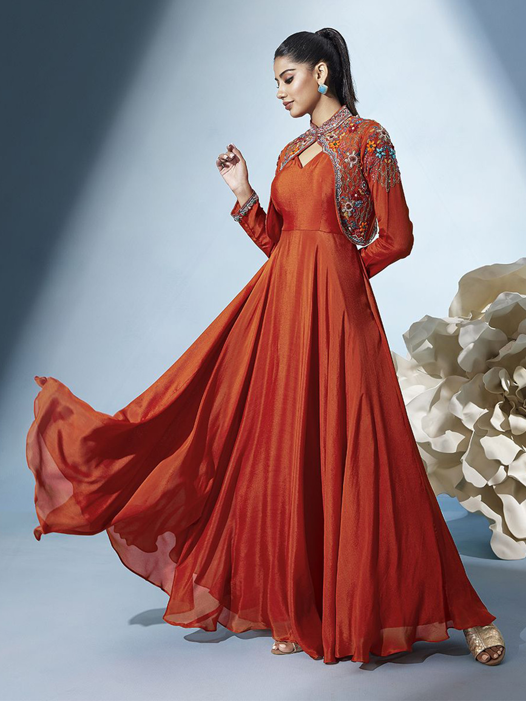 QUNIC Women Embellished Sweetheart Neck Maxi Dress