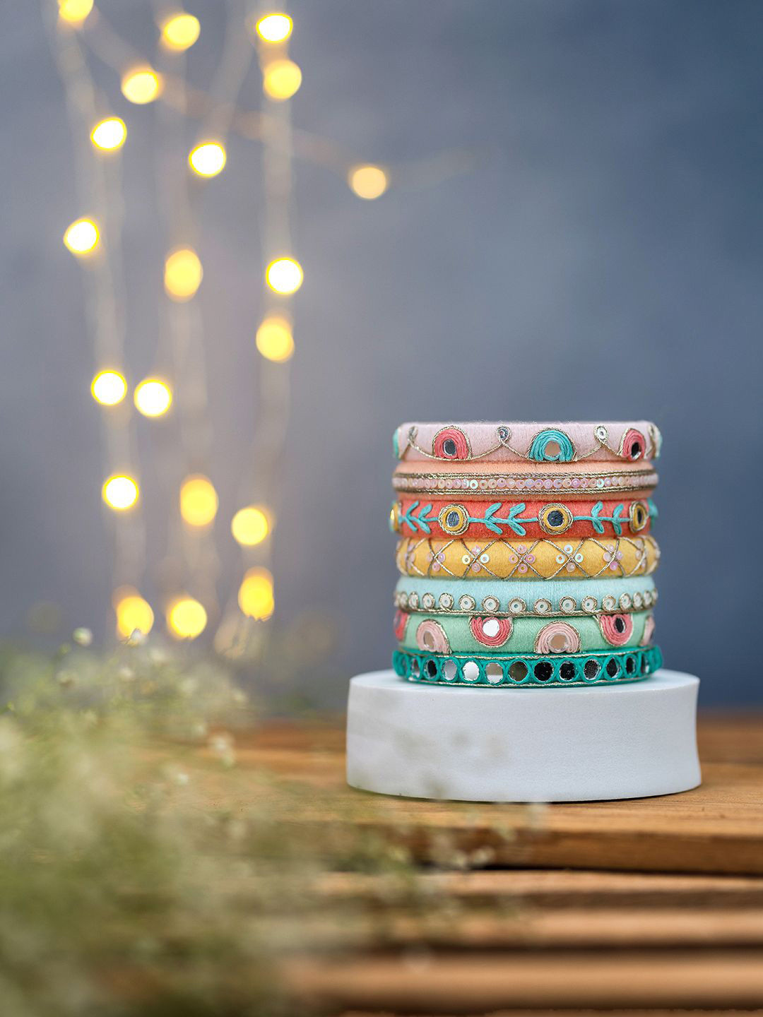 Taasha Craft Set Of 7 Threaded Bangles