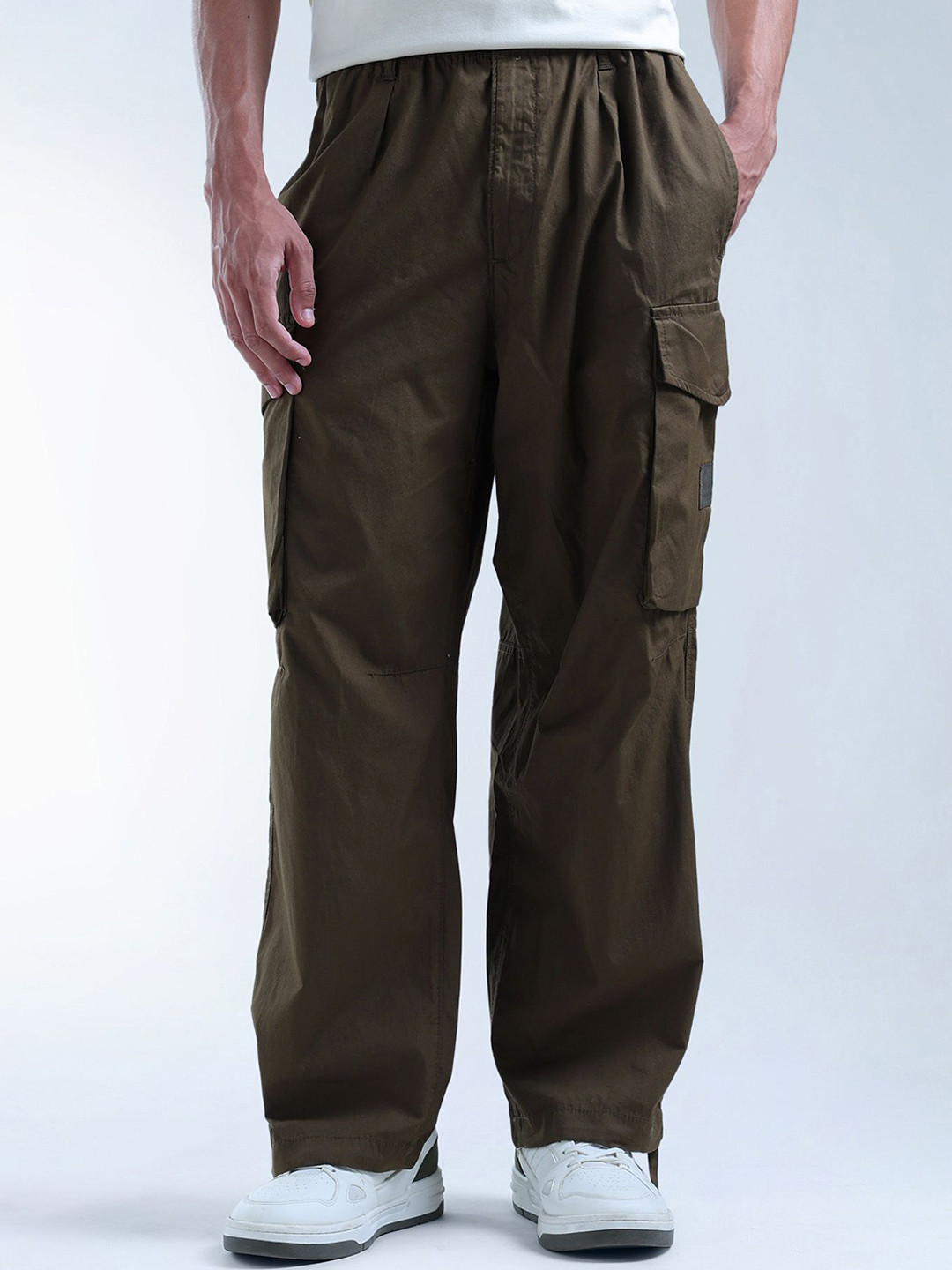 Flying Machine Men Cotton Relaxed Pleated Cargo Styles Trousers