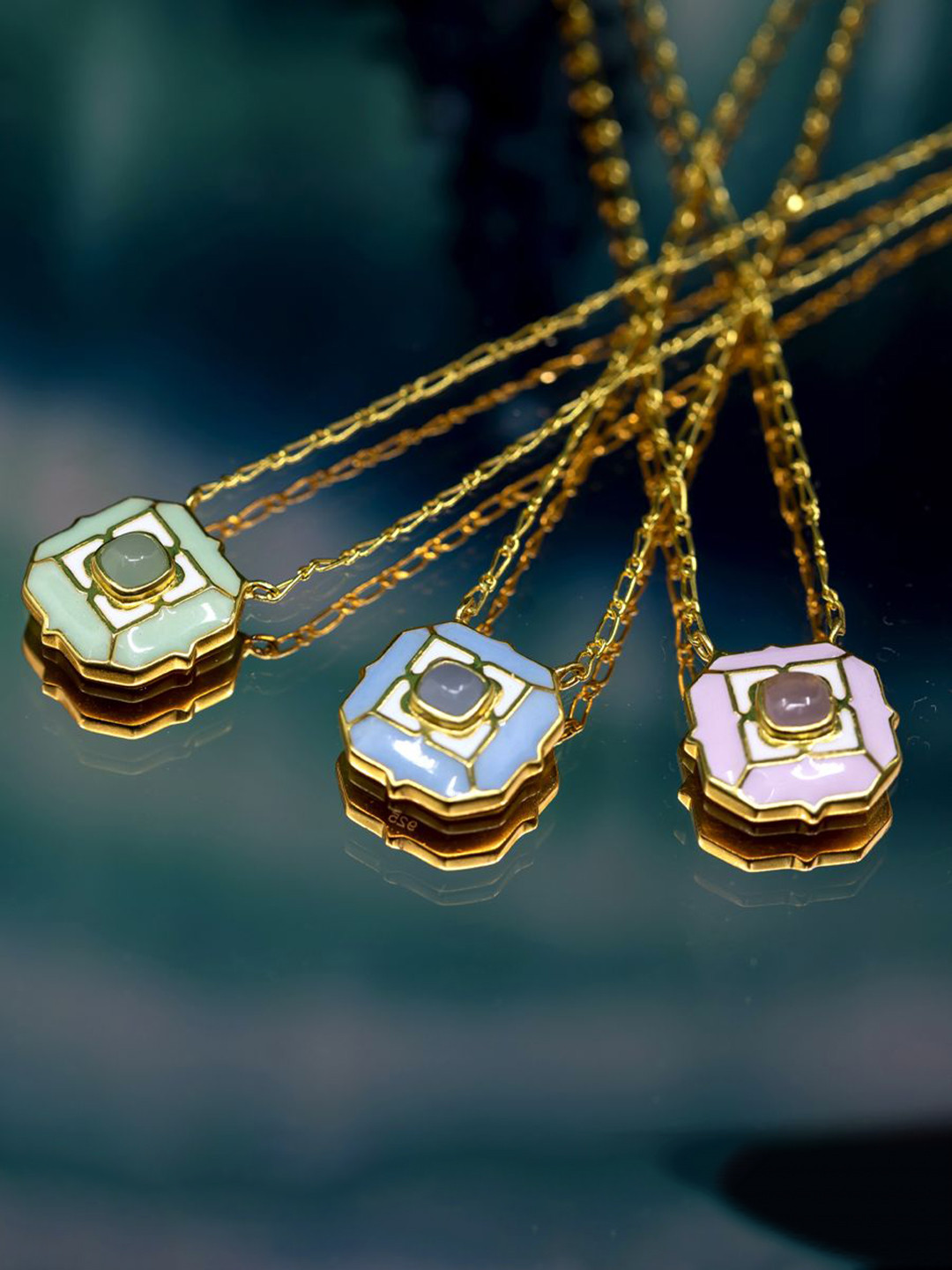 manner 92.5 Sterling Silver Gold Plated Calcedony Gemstone Studded Chain