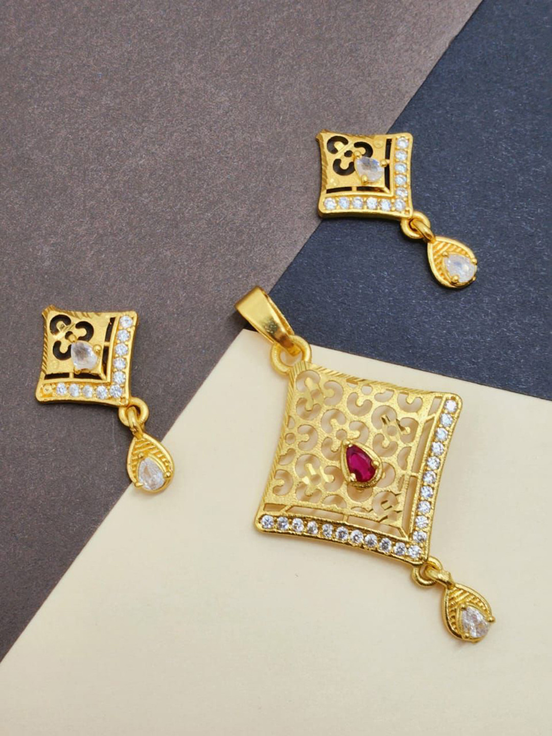 DEWENWILS Gold-Plated American Diamond -Studded Jewellery Set
