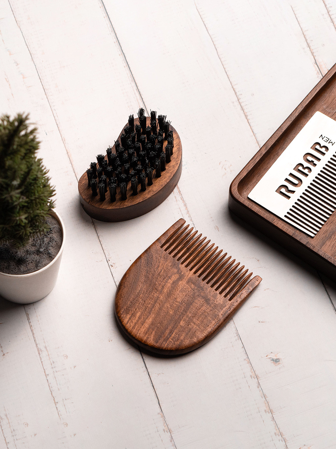 RUBAB MEN Set Of 2 Premium Beard Brush And  Beard Comb - Brown