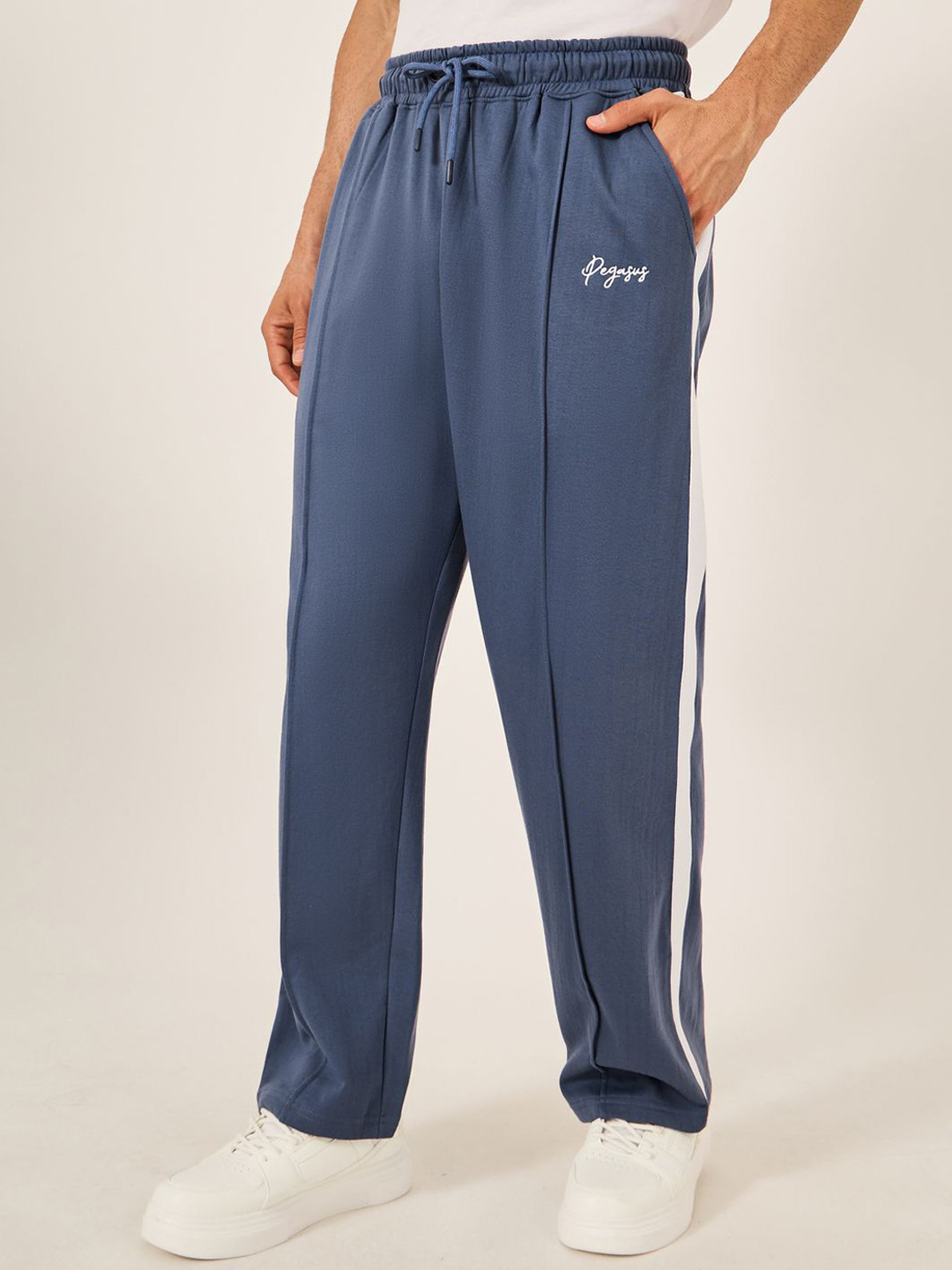 Styli Men Oversized Print Detail Wide Tuck Fleece Jogger