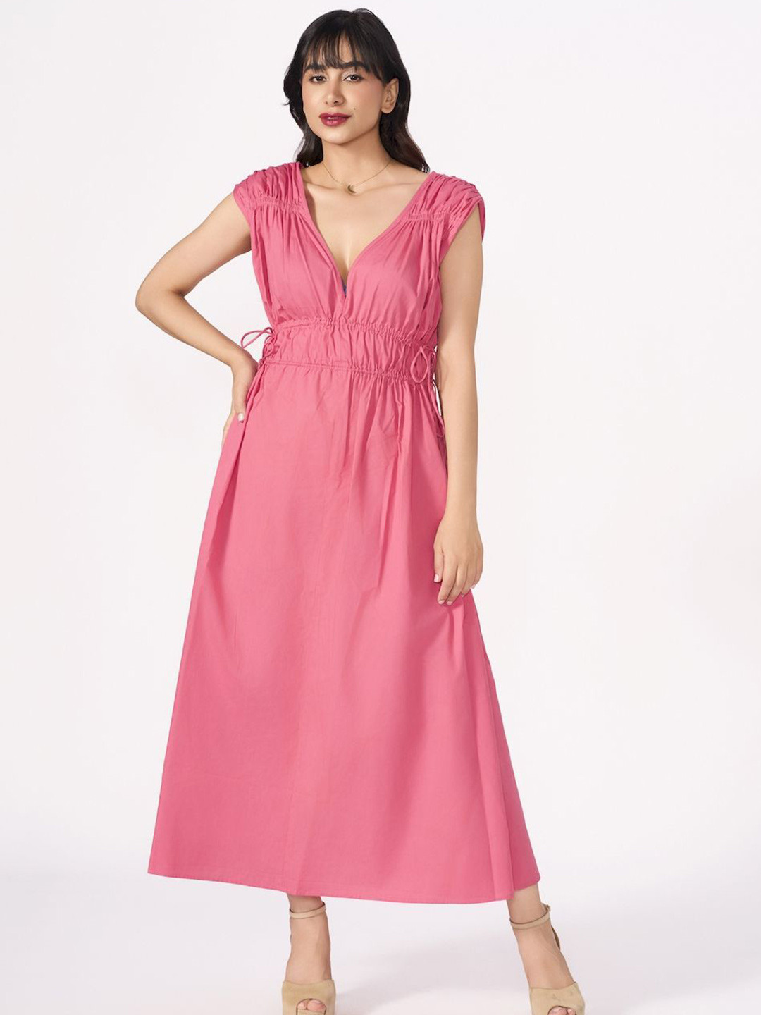 How When Wear Women Sleeveless Ruched Midi Fit & Flare Dress