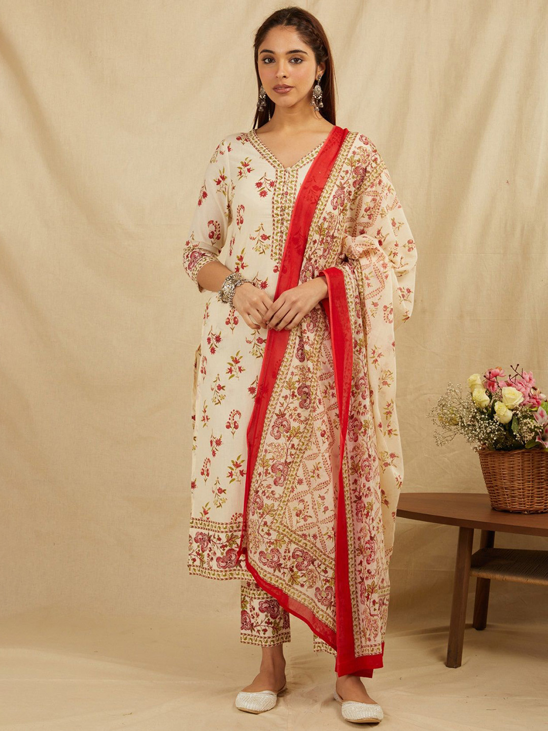 Bada Boota Floral Printed V-Neck Pure Cotton Straight Kurta With Trousers And Dupatta