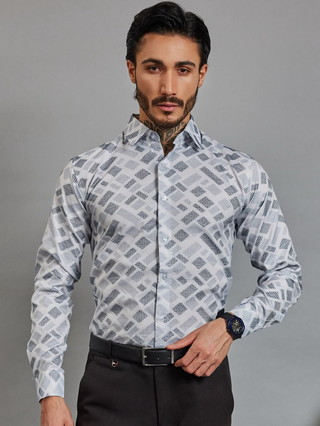 OTFIT Men Classic Opaque Checked Casual Shirt