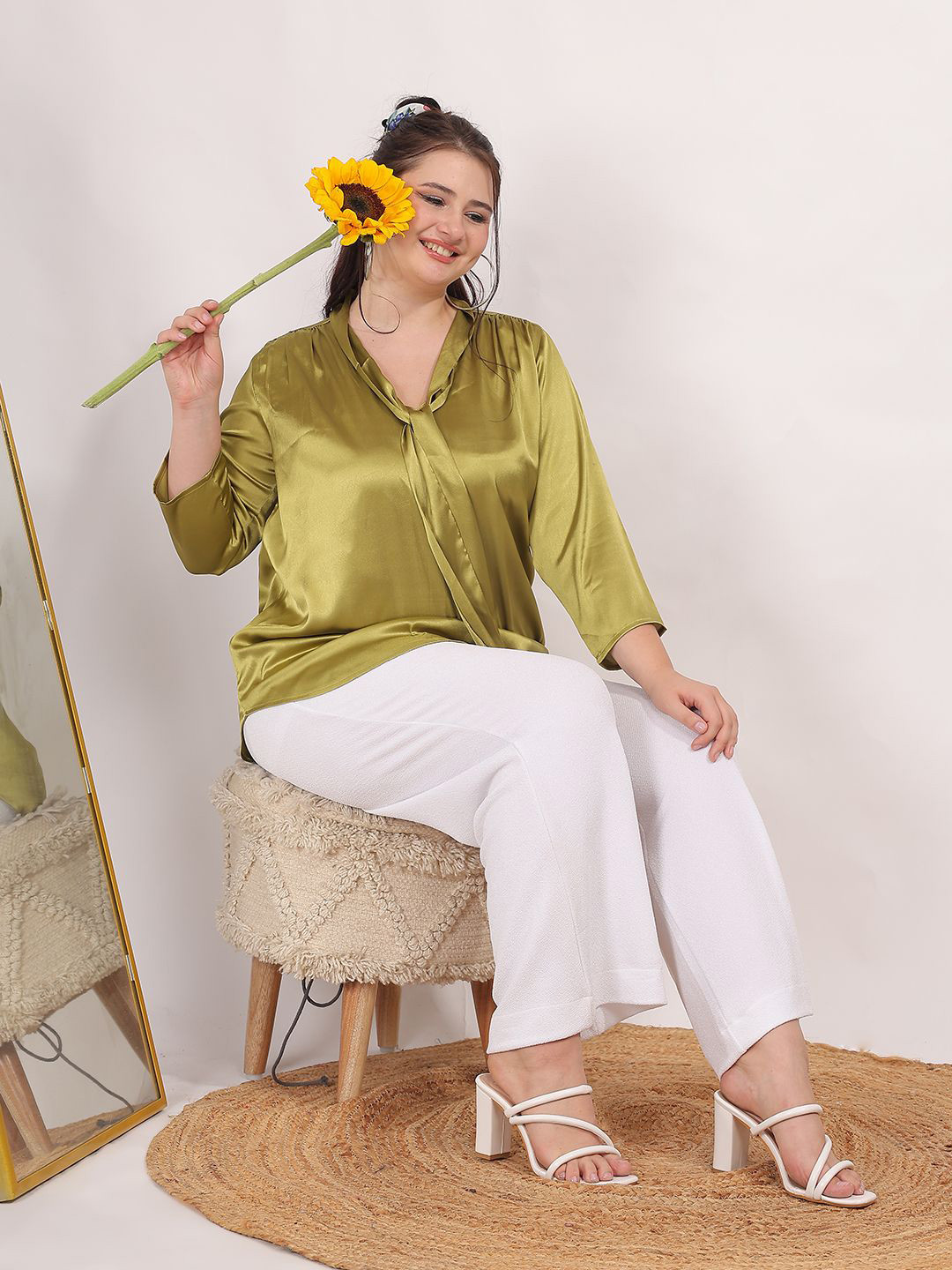 Qurvii+ Women V-Neck Satin Top
