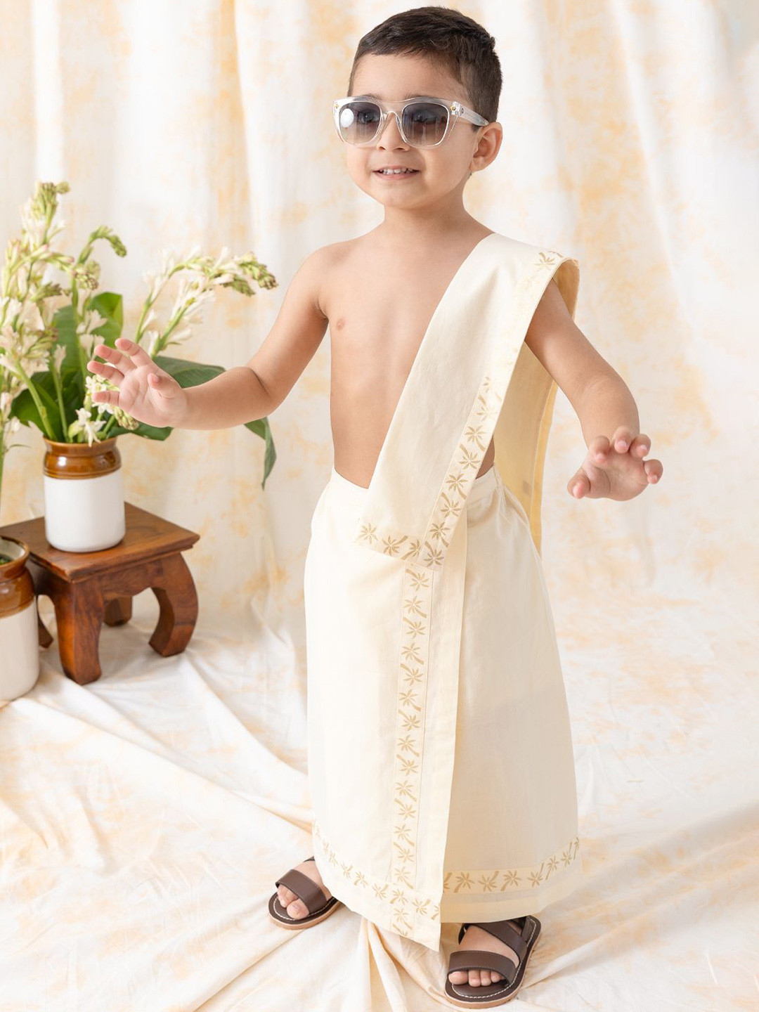 Tiber Taber Boy Coconut Tree Solid Mundu