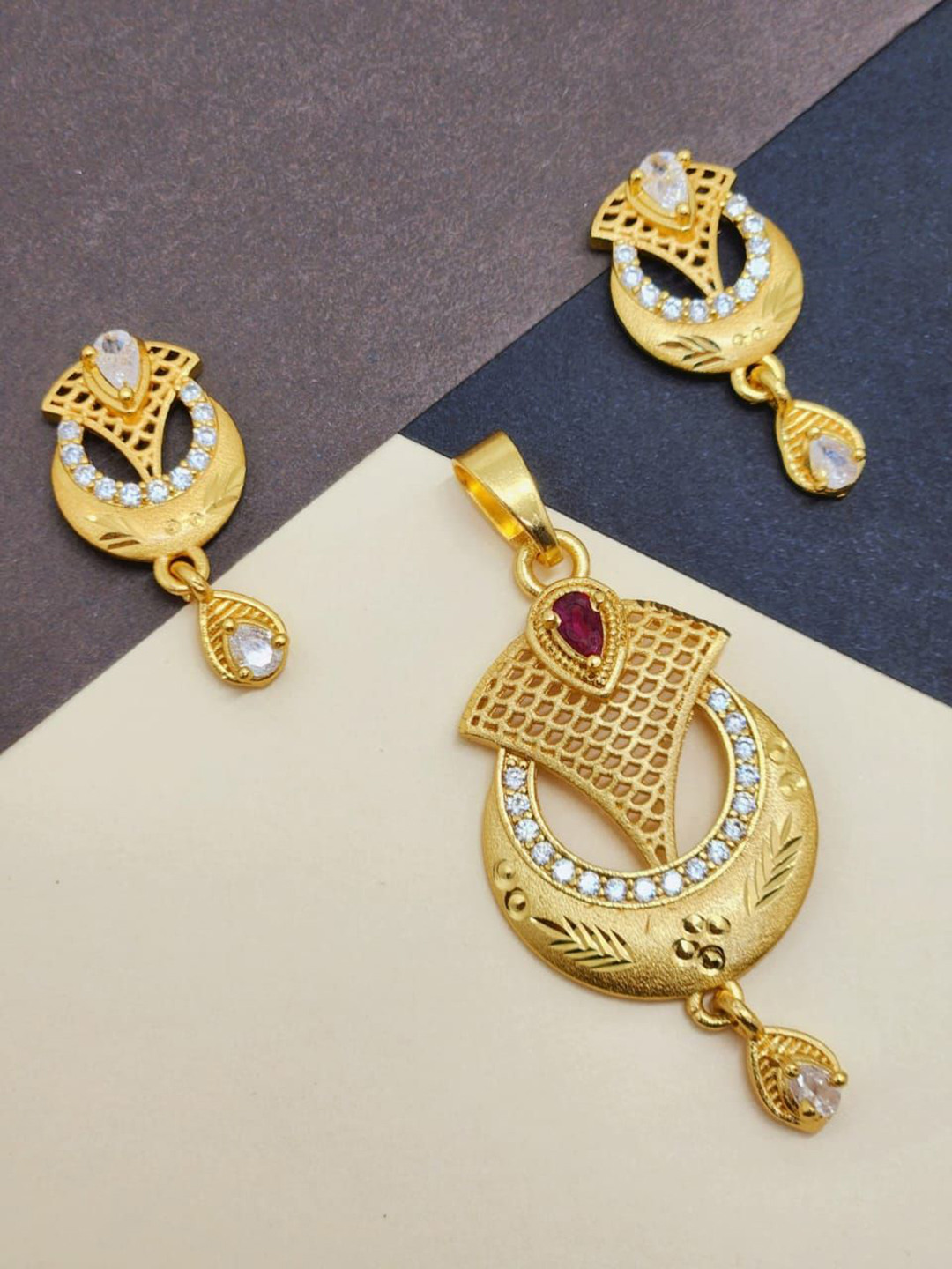 DEWENWILS Gold-Plated American Diamond Studded Jewellery Set