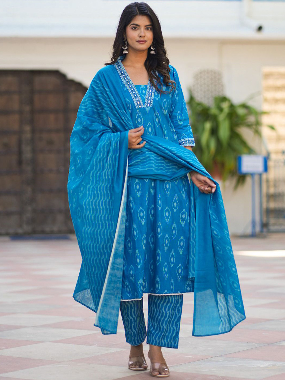 Kiana House Of Fashion Floral Printed Pure Cotton Kurta With Trousers & Dupatta