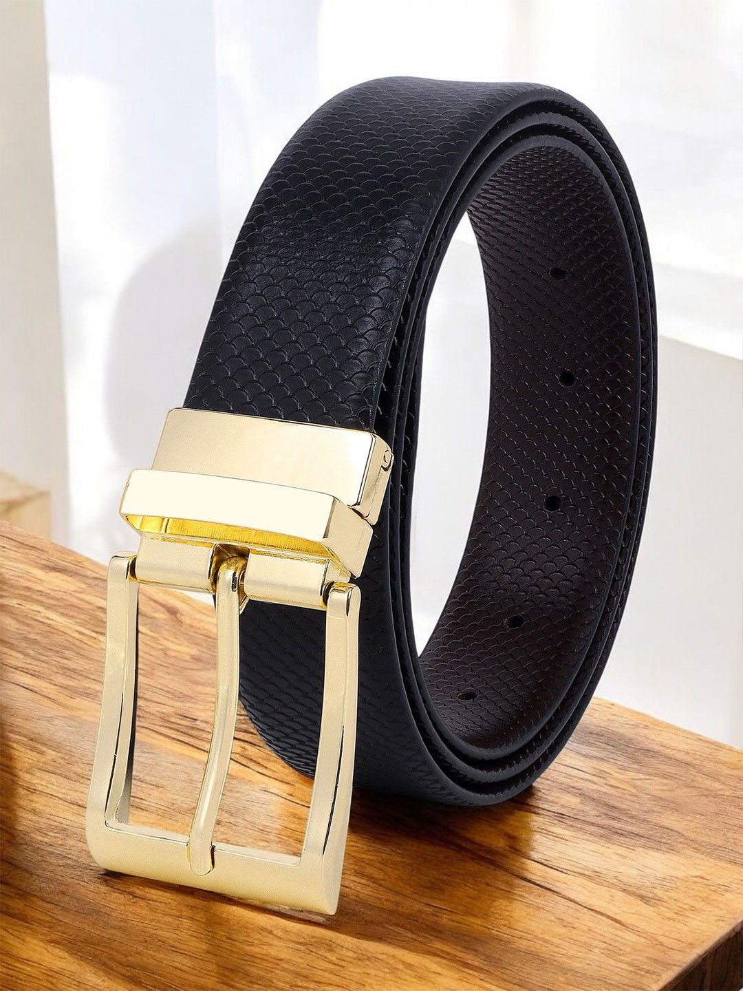 The Roadster Lifestyle Co Men Textured Reversible Buckle Formal Belt