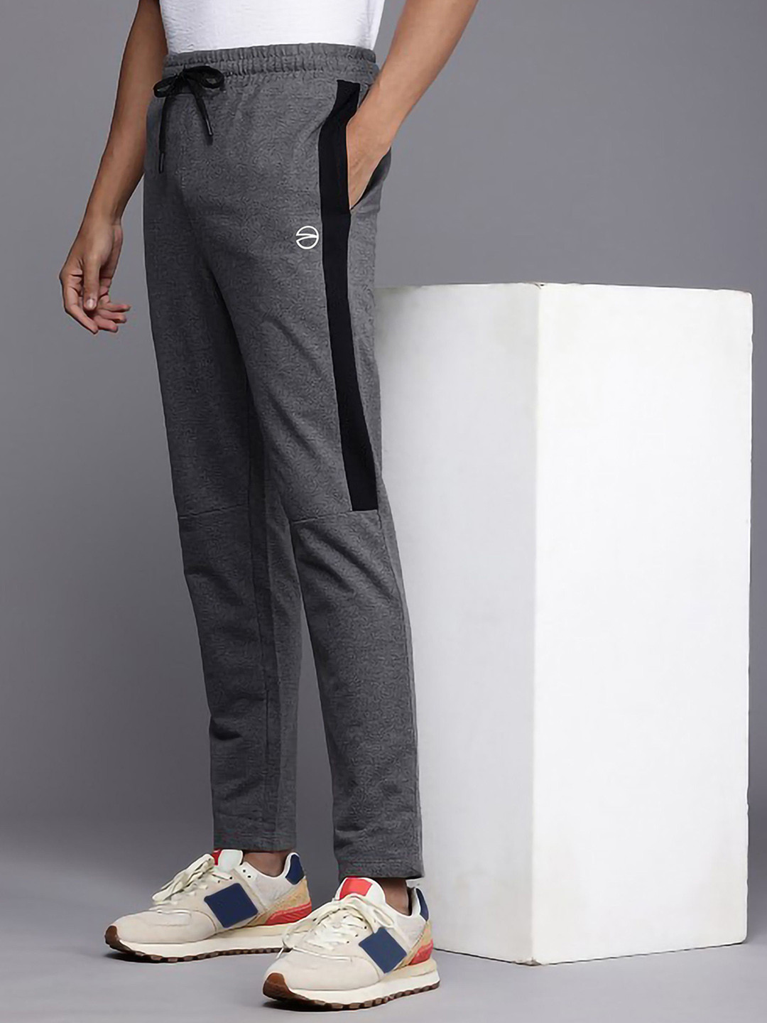 MOUNTAIN COLOURS Men Pure Cotton Mid Rise Track Pants