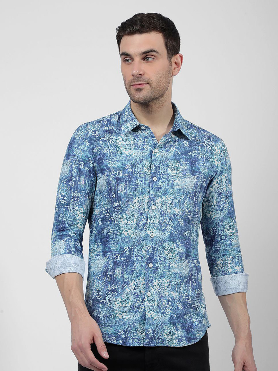 Numero Uno Floral Printed Opaque Slim Fit Casual Shirt