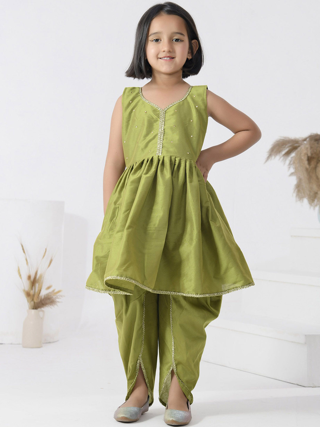 Bannhi by Priyanka Rathore  Girls Ethnic Motifs Embroidered Regular Kurta with Dhoti Pants & With Dupatta