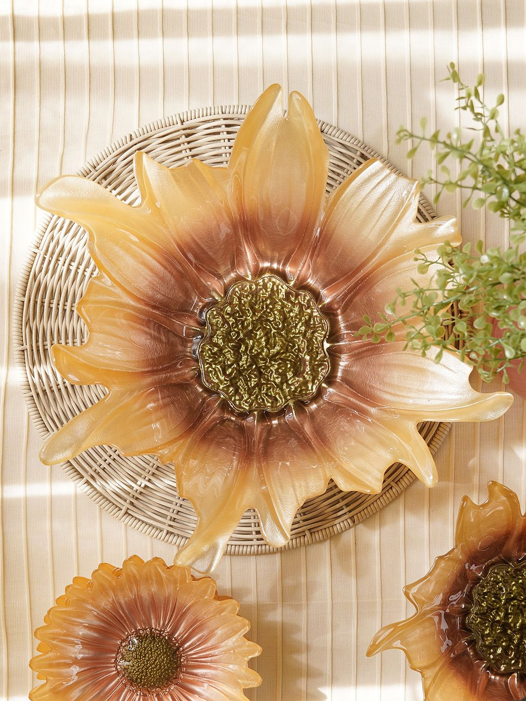 Pure Home and Living Gold-Toned & Pink Papatya Flower Large Food Platter