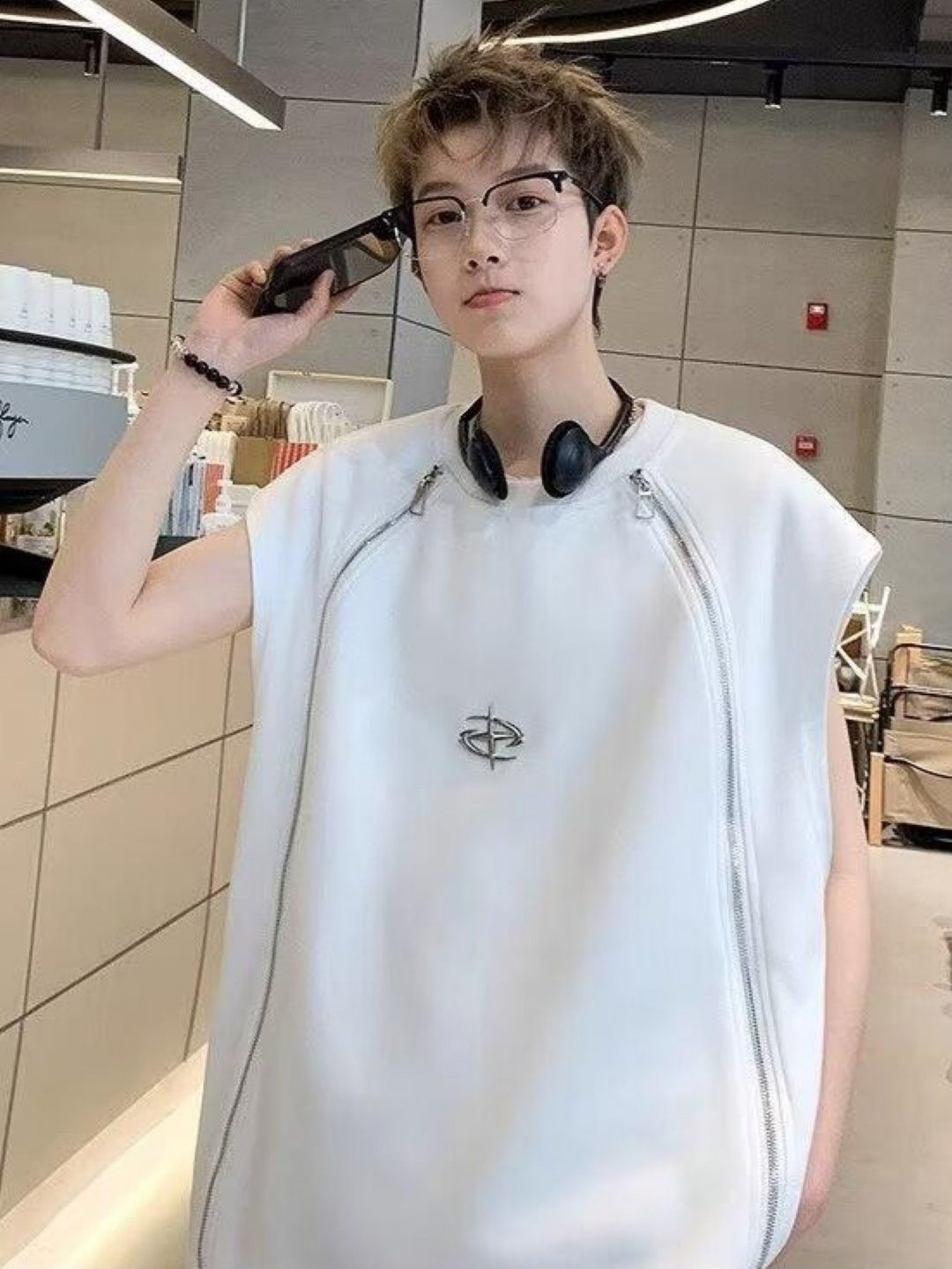 StyleCast White Sleeveless Oversized T-shirt