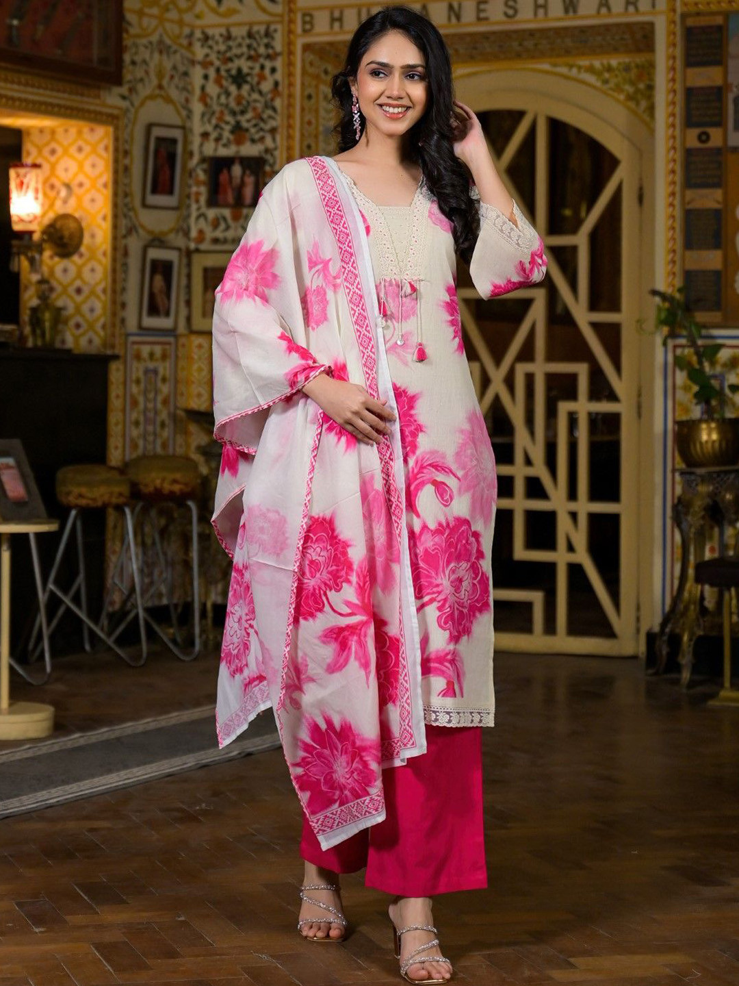 AUTUMN LANE Punita Floral Square Neck Thread Work Pure Cotton Kurta & Palazzos & Dupatta