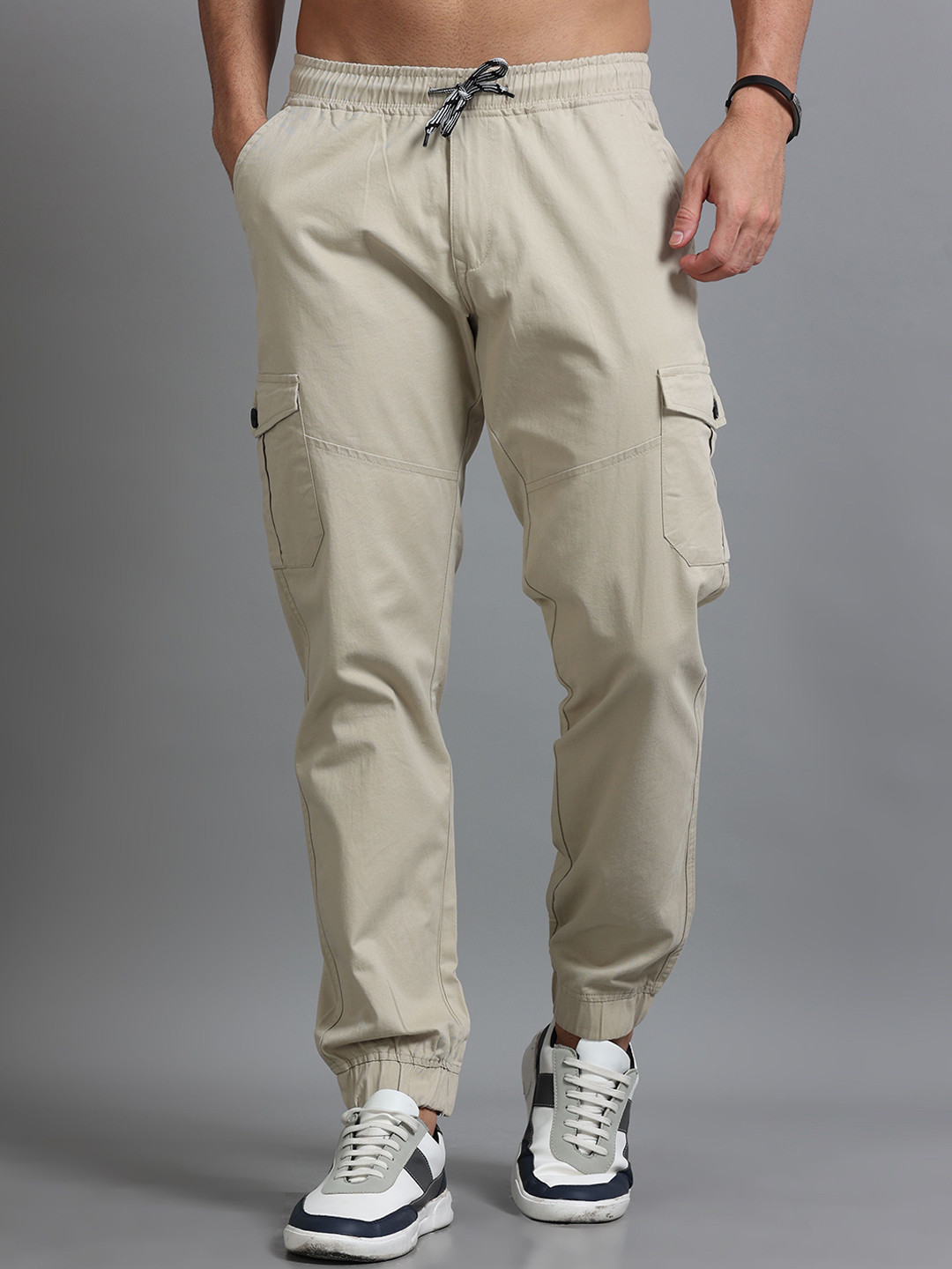 U.S. PITCHERS Men Relaxed Straight Leg Low-Rise Slim Fit Cargos