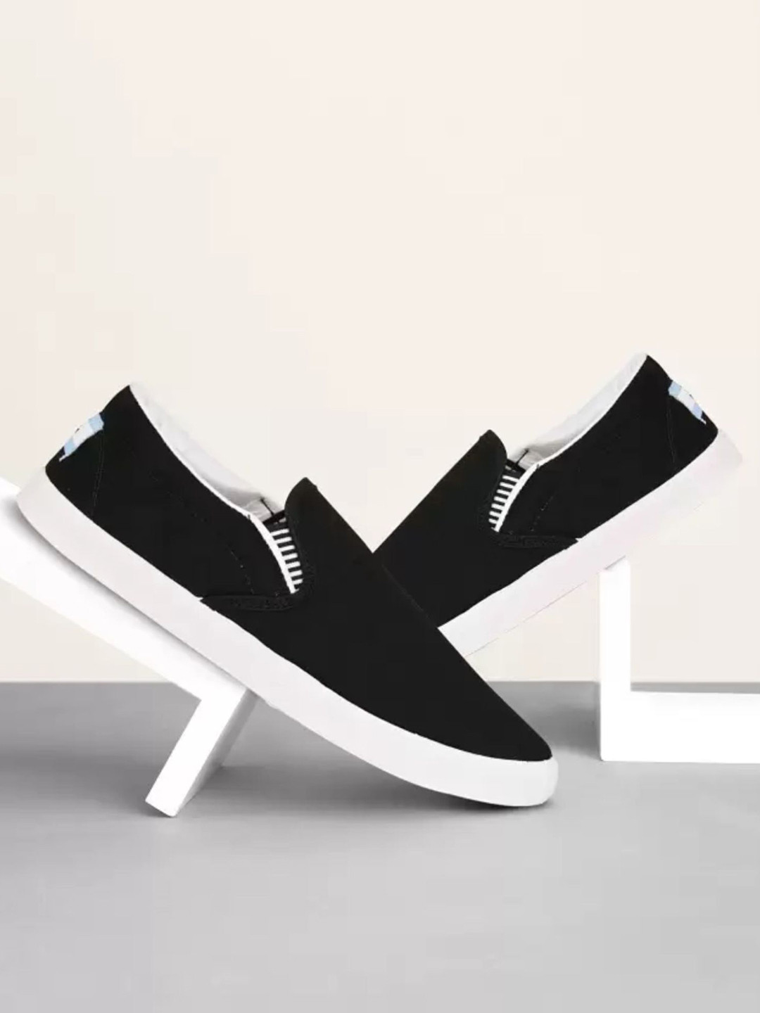 HOTSTYLE Men Slip-On Sneakers