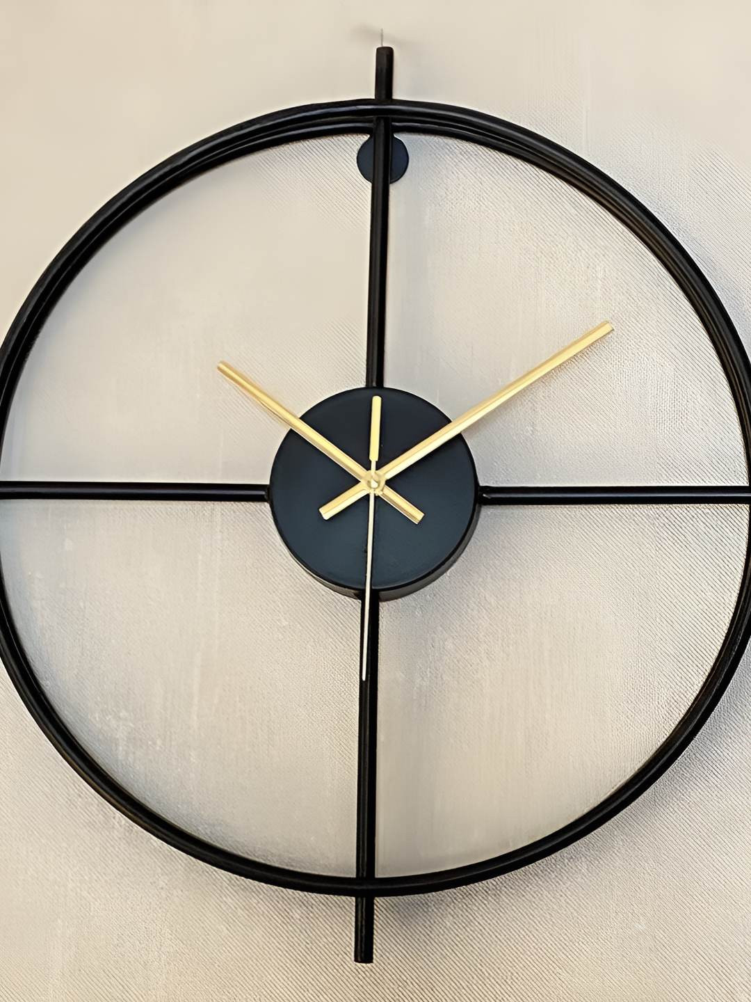 Nutts Black Metal Durable Round Battery Analogue Wall Clock-61cm