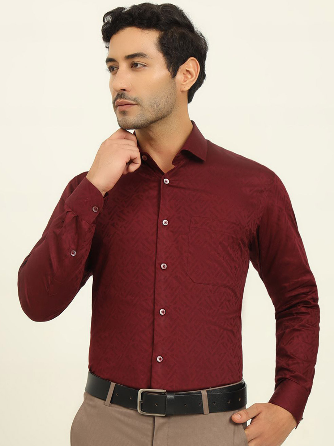 METAL Abstract Printed Cutaway Collar Opaque Slim Fit Formal Shirt