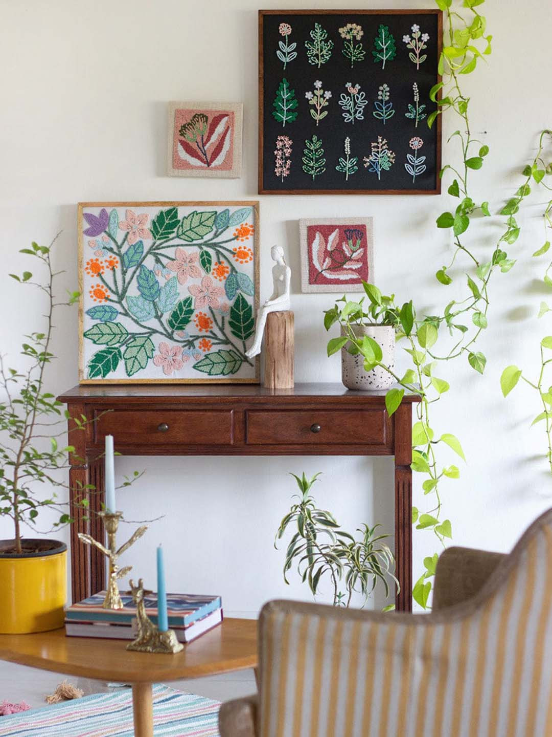 The Wishing Chair Embroidered Beads Fabric Matte Hall 2Pcs Floral Wall Decor-8.3In