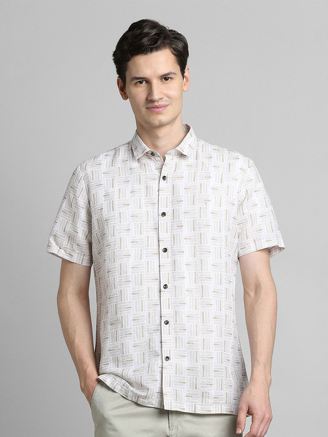 SIMON CARTER LONDON Geometric Printed Spread Collar Sim Fit Opaque Casual Shirt