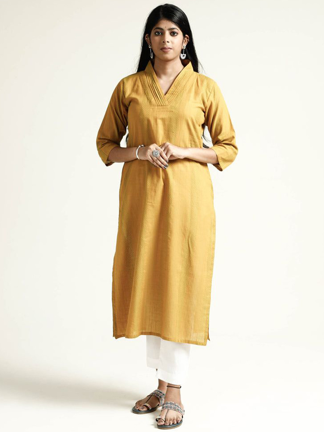 iTokri Woven Design Thread Work V Neck Jacquard Cotton Straight Kurta