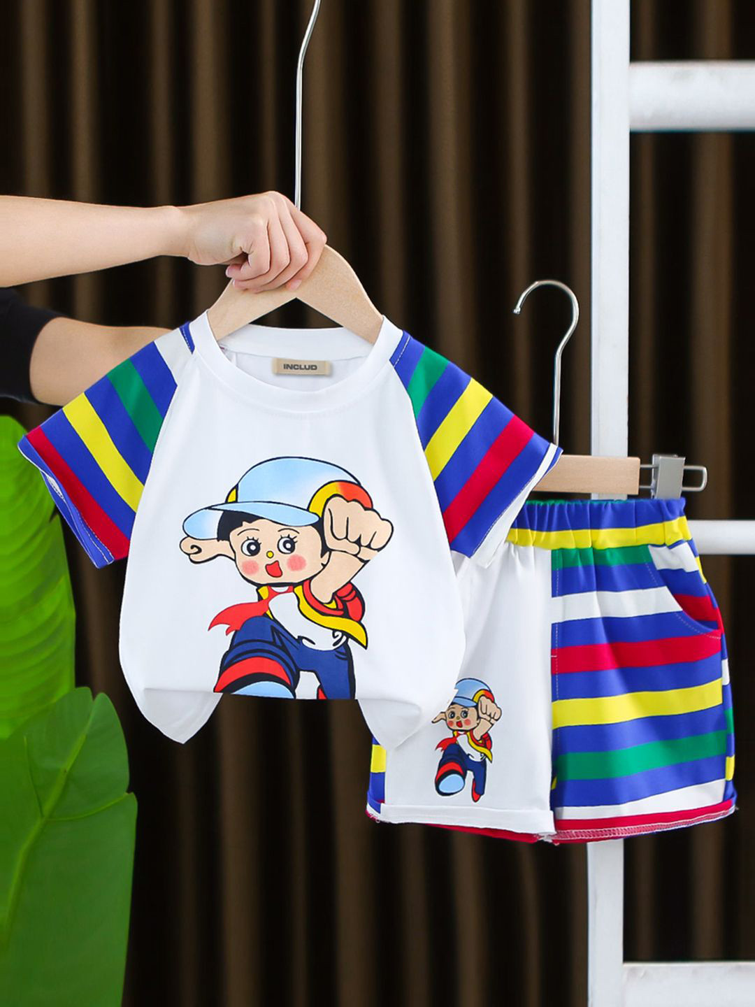 INCLUD Boys Printed Raglan Sleeves Graphic T-Shirt With Shorts Clothing Set