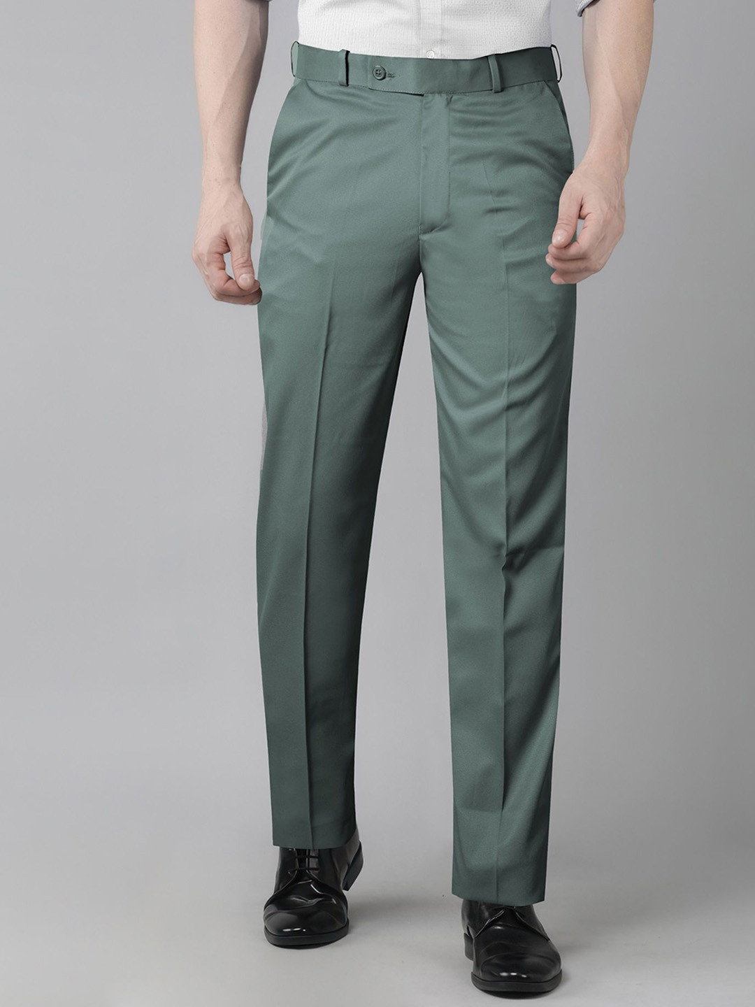 Jb Just BLACK Men Easy Wash Pleated Trousers