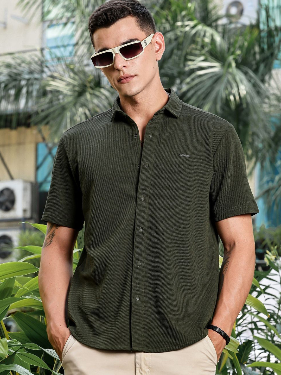 Parcel Yard Textured Cutaway Collar Classic Cotton Opaque Shirt