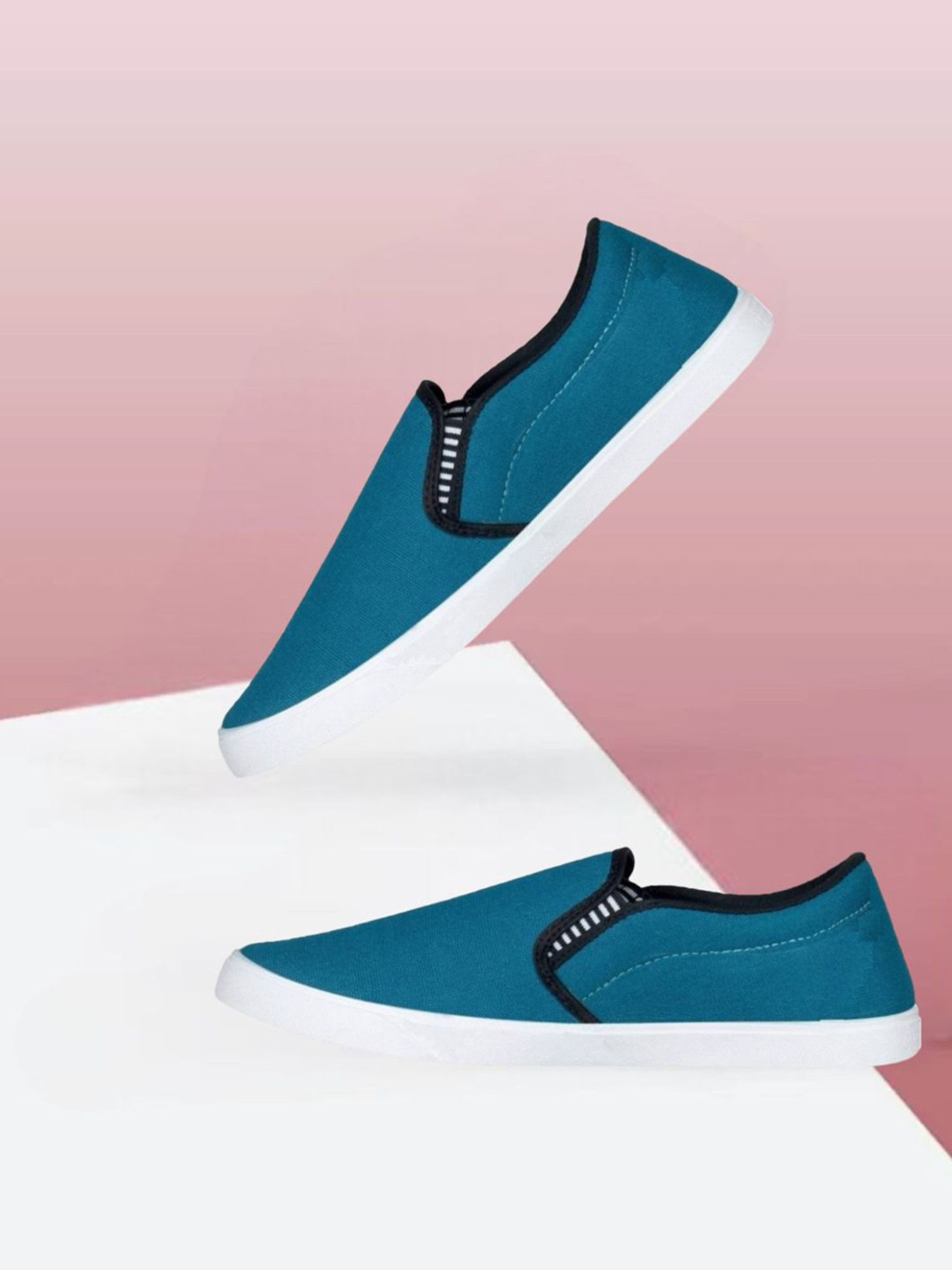 HOTSTYLE Men Colourblocked Slip-On Sneakers