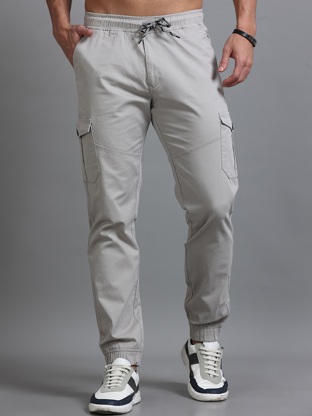 U.S. PITCHERS Men Relaxed Straight Leg Low-Rise Slim Fit Cargos