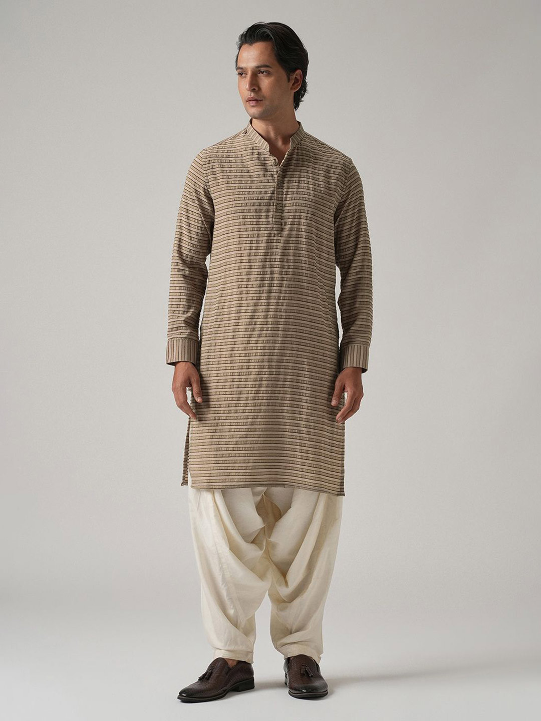 Banana Club Pin Striped Mandarin Collar Straight Kurta