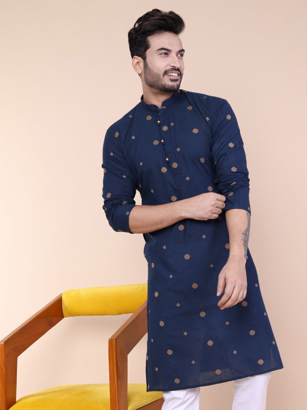 W & G Geometric Woven Design Mandarin Collar Cotton Silk Straight Kurta