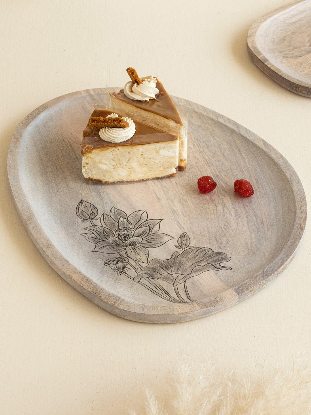 Aurum Crafts Eva Beige Printed Wooden Oval Shaped Food Platter